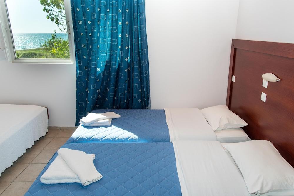 Poseidon Beach Hotel カストロシキア エクステリア 写真