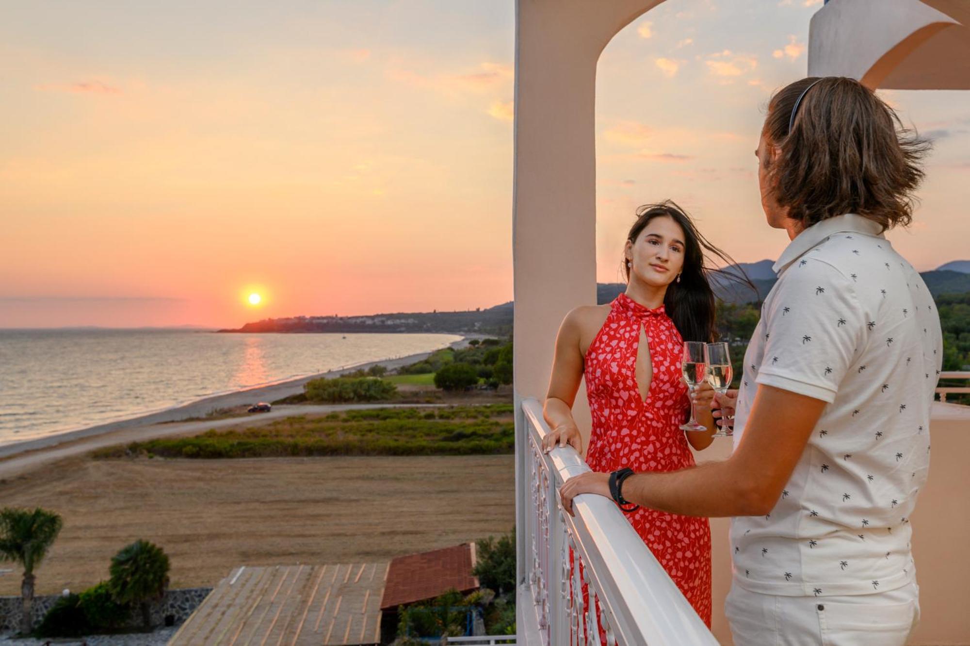 Poseidon Beach Hotel カストロシキア エクステリア 写真